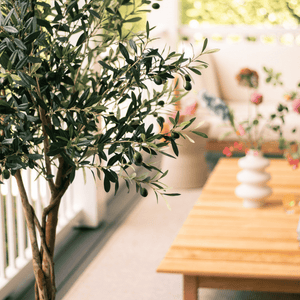 OAKRED Kunstmatige olijfboom 1,5 m, dikke faux olijfboom voor binnen met natuurlijke houten stam en levensecht fruit, zijden hoge nep-olijfboom voor huisdecoratie kantoor woonkamer, 1 stuk OAKRED Kunstmatige olijfboom 1,5 m, dikke faux olijfboom voor binnen met natuurlijke houten stam en levensecht fruit, zijden hoge nep-olijfboom voor huisdecoratie kantoor woonkamer, 1 stuk